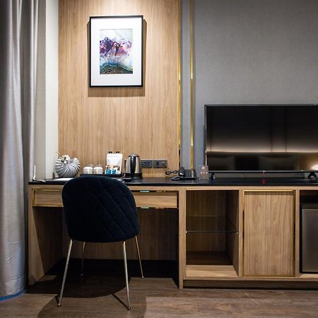 Sam E Hotel Bangkok Sathorn Bagian luar foto