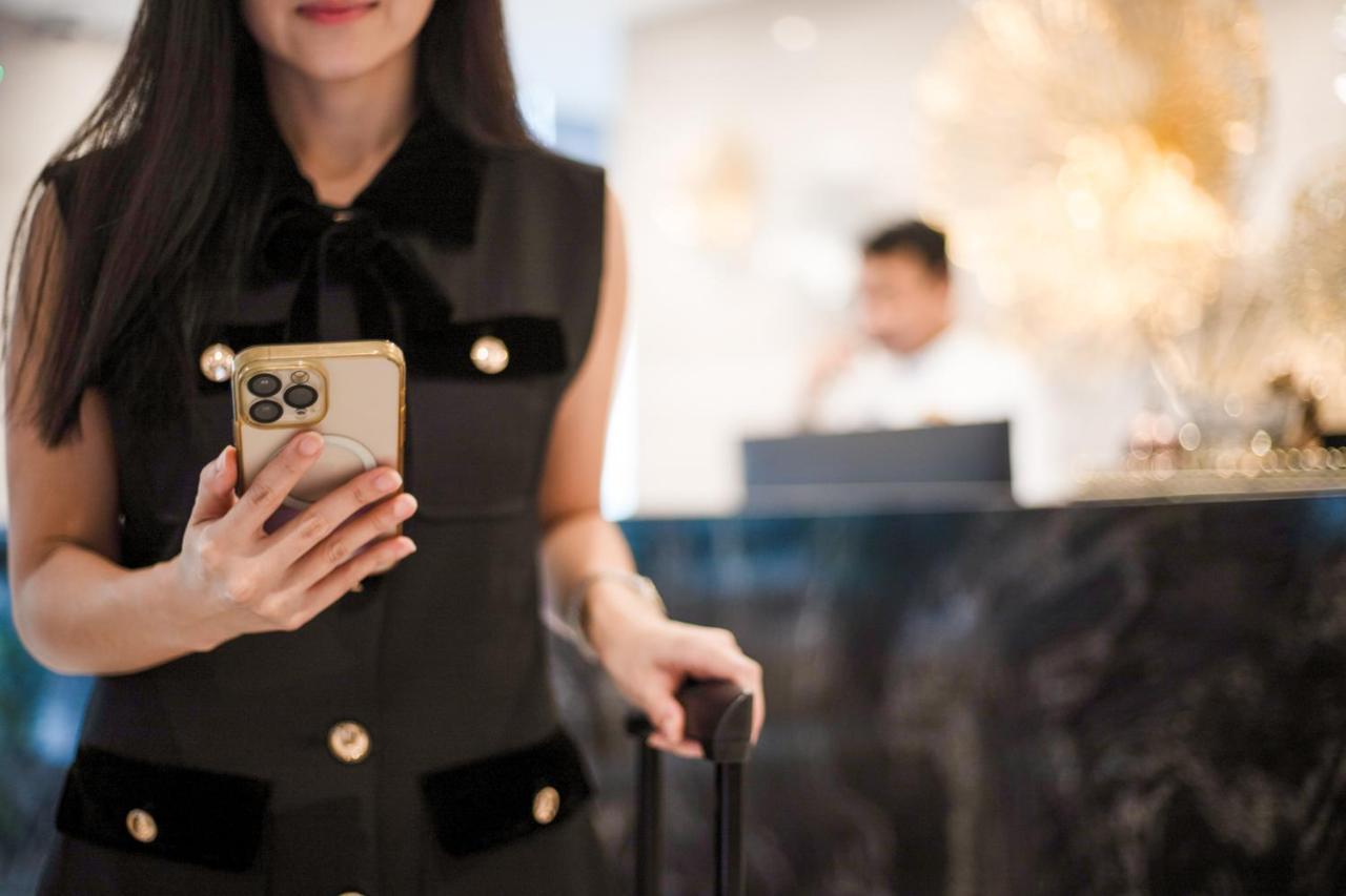 Sam E Hotel Bangkok Sathorn Bagian luar foto