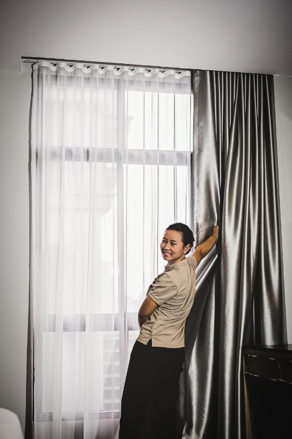 Sam E Hotel Bangkok Sathorn Bagian luar foto