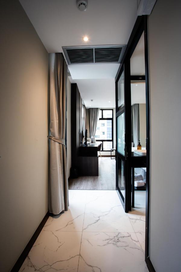 Sam E Hotel Bangkok Sathorn Bagian luar foto