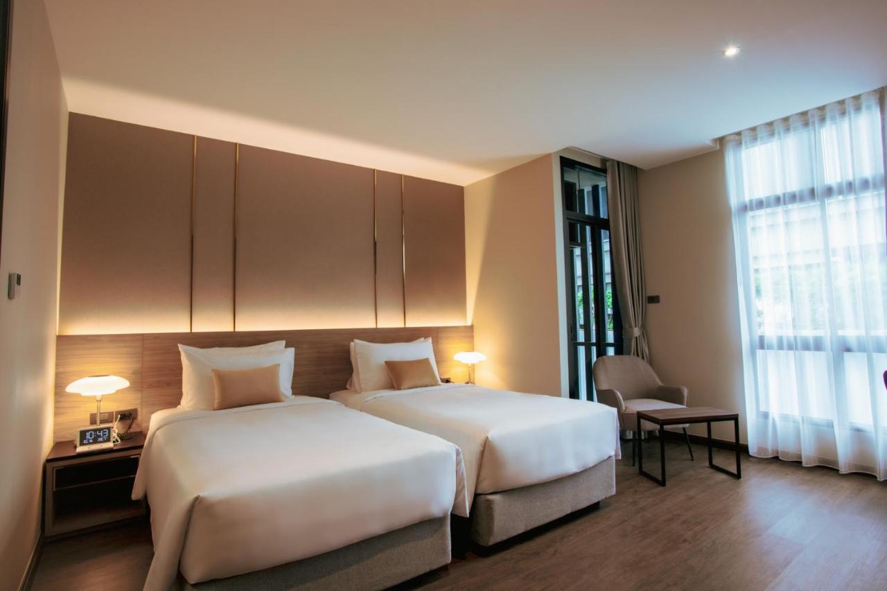 Sam E Hotel Bangkok Sathorn Bagian luar foto