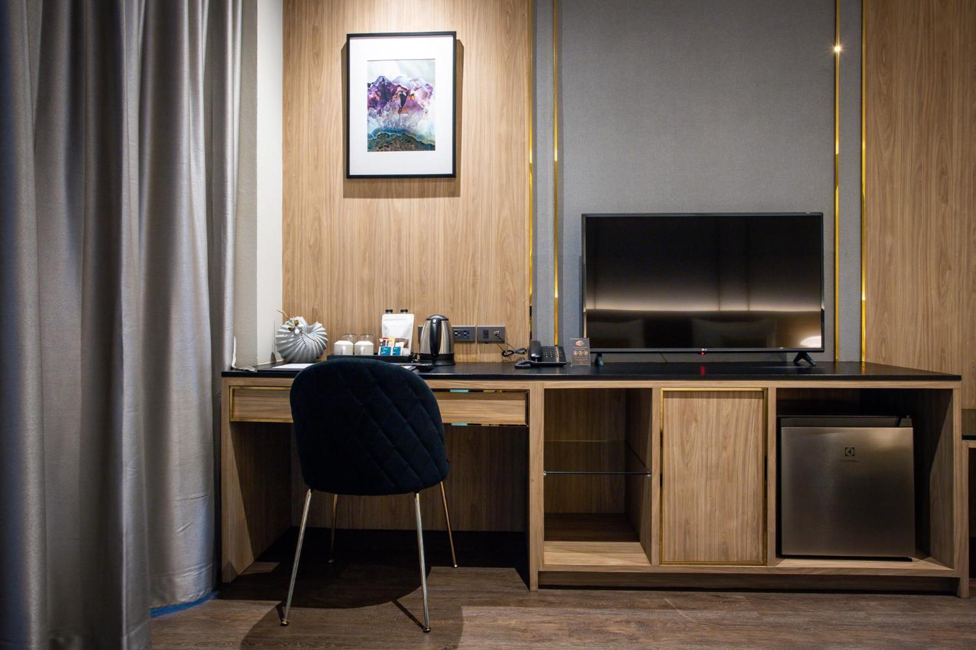 Sam E Hotel Bangkok Sathorn Bagian luar foto