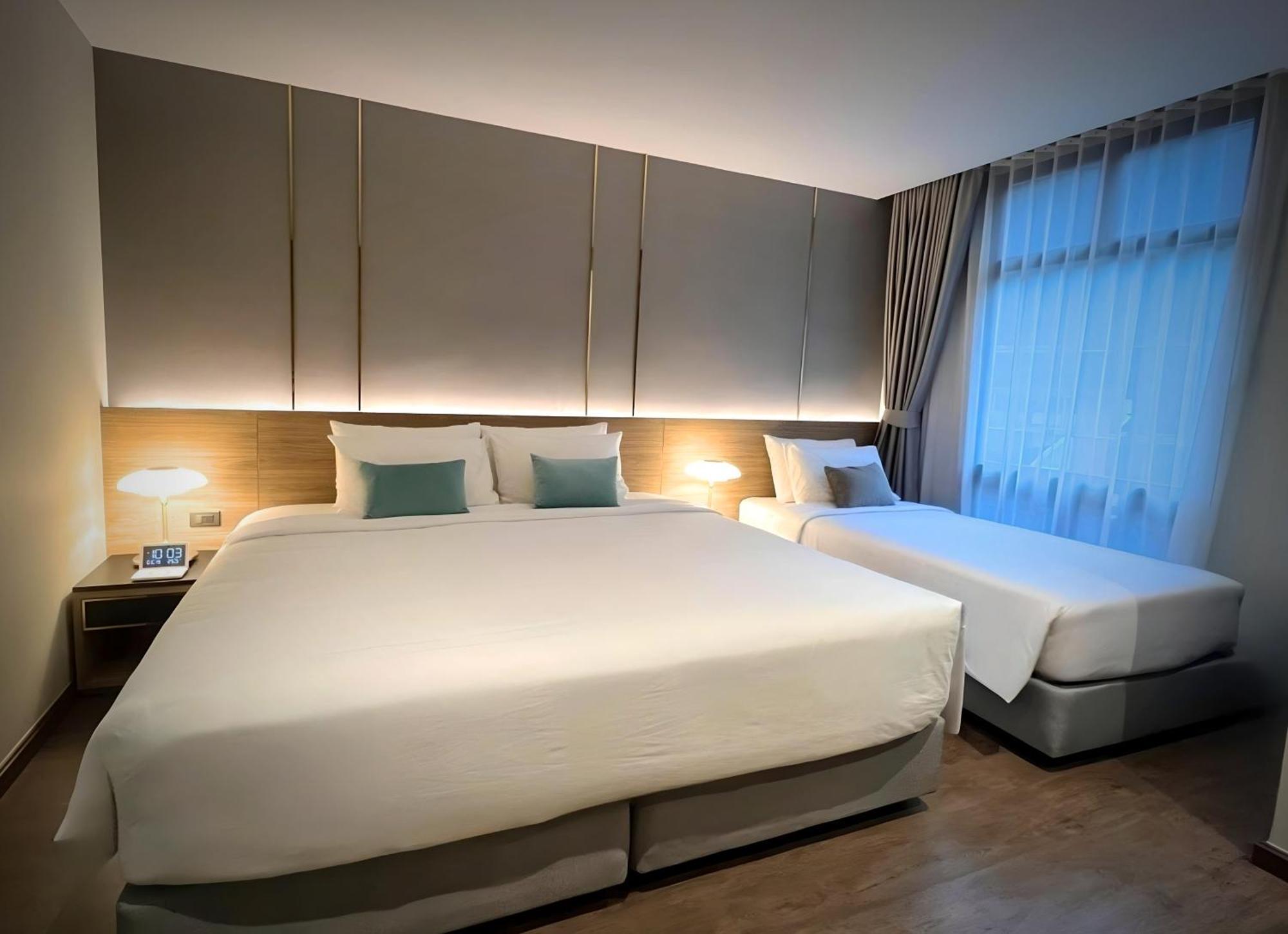 Sam E Hotel Bangkok Sathorn Bagian luar foto